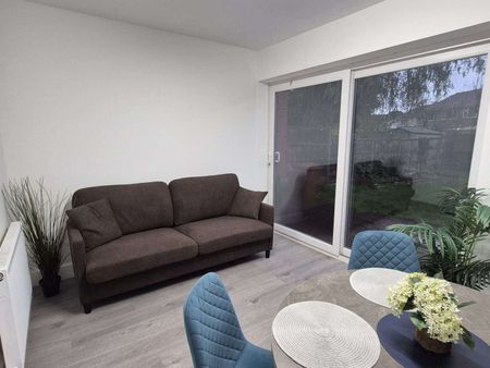 Bell Close Room 6 - Photo 4