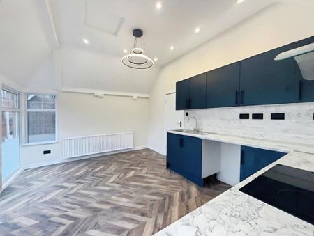 3 bedroom apartment to rent - Photo 3