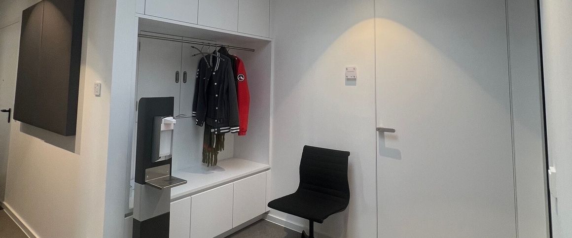 Kastel: Vier Zimmer Penthouse, top-EBK, Terrasse und Stellplatz in Laufnähe zum Rhein - Photo 1