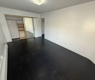 Spacious 1 Bed 1 Bath Condo - Photo 1