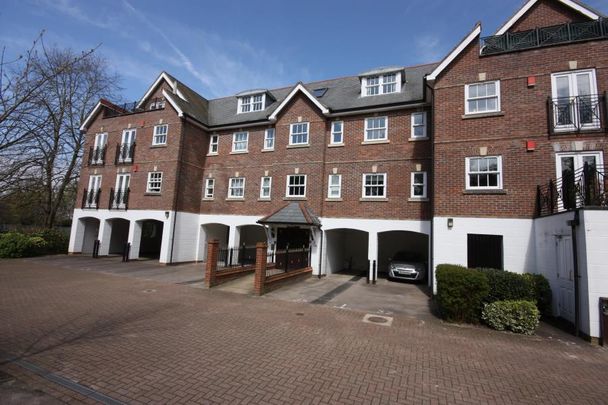 Albury House, Guildford - 2 bedrooms Property for lettings - Seymours - Photo 1