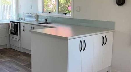 Beautiful 2 bedroom brick beauty. - Photo 2