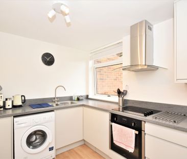 2 bedroom flat to rent, - Photo 3