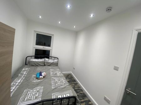 Compact Single - Photo 2