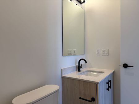 For Lease - 4878 Powers Common Unit# D211, Burlington, Ontario - Photo 5