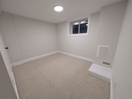 For Lease - 837 Glenrush Street Unit# Basement, Oshawa, Ontario - Photo 2