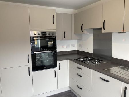 3 bedroom end of terrace house to rent - Photo 4