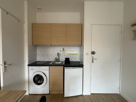 Location Appartement 1 pièce 21m² - Photo 4