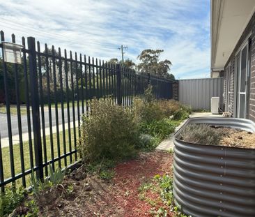 Bungendore Villa Living - Gated Community for over 55's - Photo 4