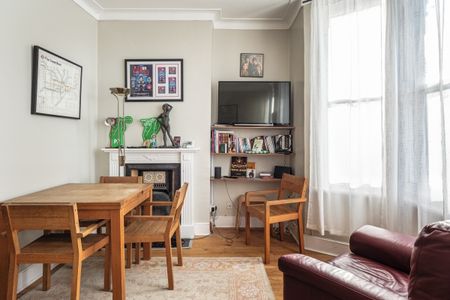 4 bedroom flat to rent - Photo 2