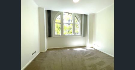 Character-filled, Spacious One Bedroom Apartment - Photo 5