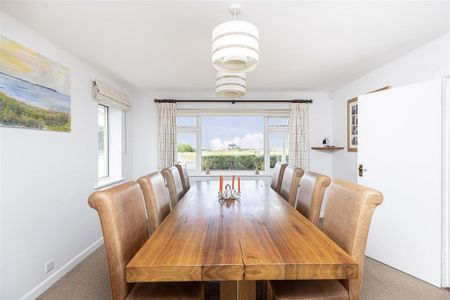 4 bedroom detached house to rent - Photo 2