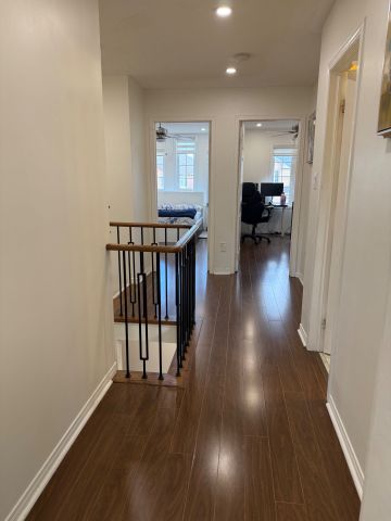 For Lease - 1678 Creek Way, Burlington, Ontario - Photo 2