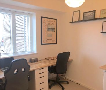 Moderne lejlighed med lysindfald og privat uderum - Photo 6