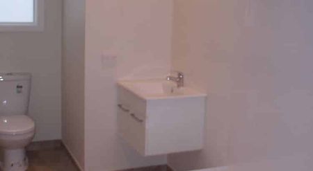 Immaculate property incl whiteware, great location - Photo 5