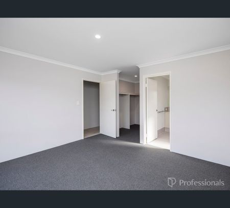 27 Bonfire Chase, Eglinton, WA 6034 - Photo 4