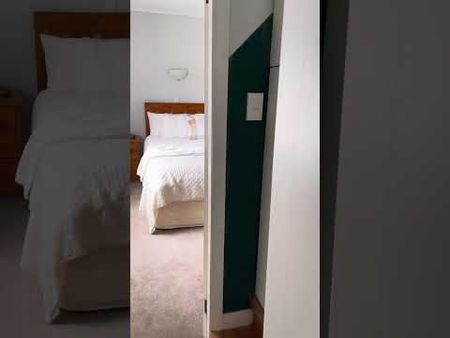 Stunning Harbour View 1BR Flat! - Photo 2