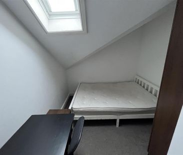 4 bedroom private hall to rent - Photo 4