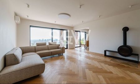 SVOBODA & WILLIAMS | 109245 | Veľkorysý 4-izbový byt s terasou situovaný v komornej štvorpodlažnej vile pri Horskom parku - Fotografia 2