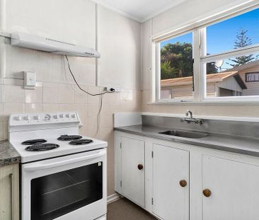 Tauranga 3 bedroom home in the city near Hospital - Photo 5