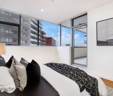 Spacious 1 Bedroom with Study Desk and Parking! - Photo 4