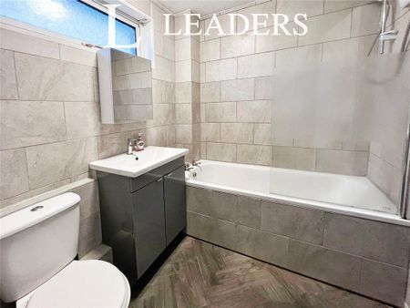 1 bedroom in a house share to rent - Photo 4