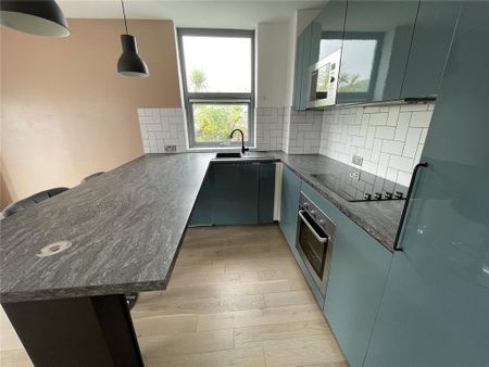 2 bedroom apartment to rent - Photo 3