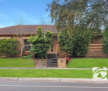 PERFECTLY LOCATED FAMILY HOME - Photo 1