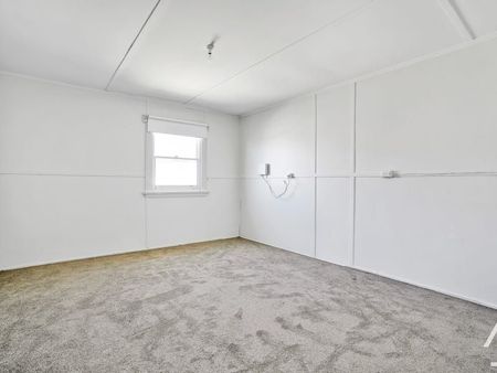 Quiet & Private Living - Photo 2