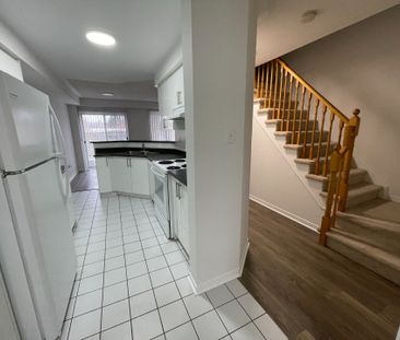 For Lease - 689 Four Winds Way Unit# 28, Mississauga, Ontario - Photo 5