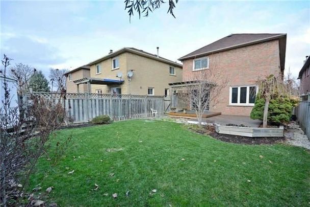 For Lease - 16 Niles Court, Brampton, Ontario - Photo 1