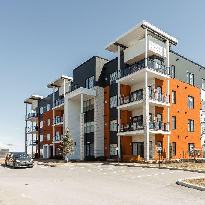 Mirabel - Condo deluxe avec stationnement interieur et electromenagers - Photo 1