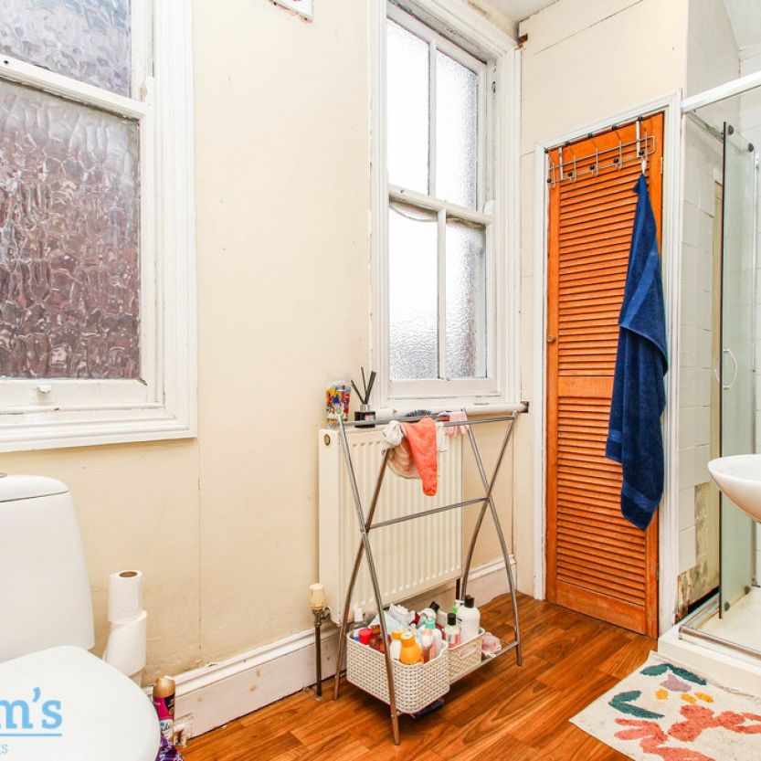 5 bed Semi-Detached House for Rent - Photo 1