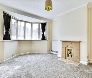 3 bedroom house to rent Dilston Road, Leatherhead, Surrey, KT22 - Photo 4