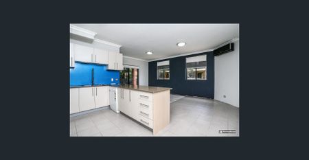 Pet Friendly Unit with Large Courtyard - Photo 3