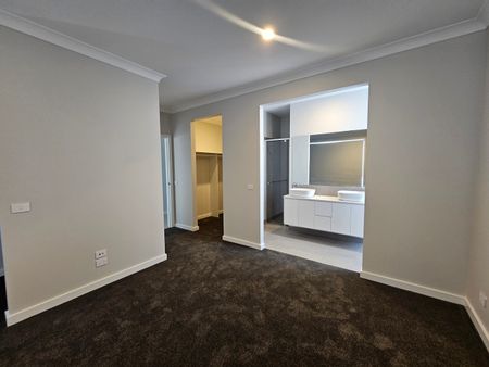 11 Bramwell Avenue, Leneva VIC 3691 - House For Rent | Domain - Photo 2