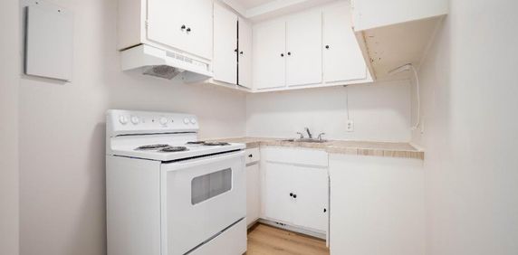 1 MOIS GRATUIT - 3 1/2 & 4 1/2 près de UdeM, HEC, Hopital Juif… appartement / logement à louer Montreal Côte-des-Neiges - Photo 2