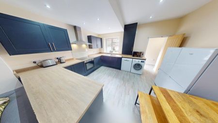 6 bedroom terraced house to rent - Photo 2