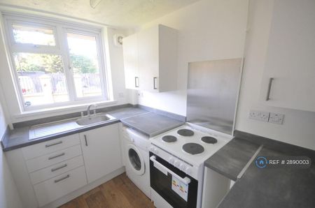 1 bedroom flat to rent - Photo 5