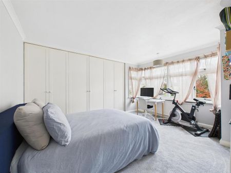 4 bedroom semi-detached house to rent - Photo 5