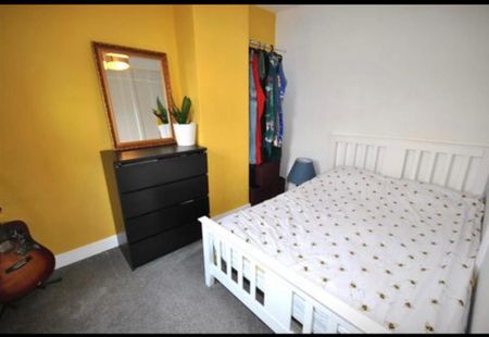 3 bedroom terraced house to rent - Photo 5