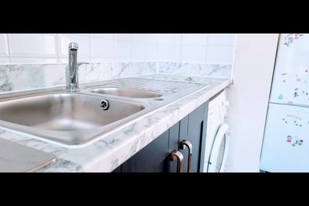 1 Bed Flat, Romford Road, E12 - Photo 5