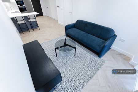 1 bedroom flat to rent - Photo 2