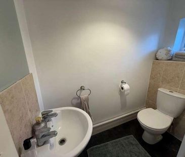 Trowbridge, BA14 - Photo 5