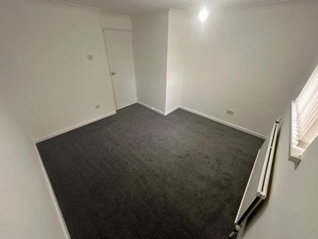 2 bedroom semi-detached house to rent - Photo 5