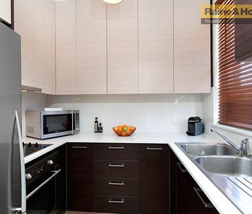 Top Floor 1 bedroom - Photo 3