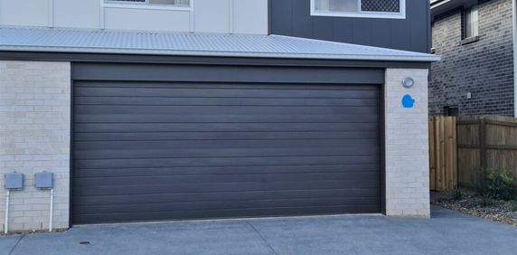 4-Bed Near Brand-New Townhouse With Two Ensuites! INSPECTIONS BY APPOINTMENT - Photo 2