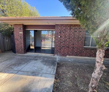 Three bedroom home with additional fourth bedroom/study - Photo 1