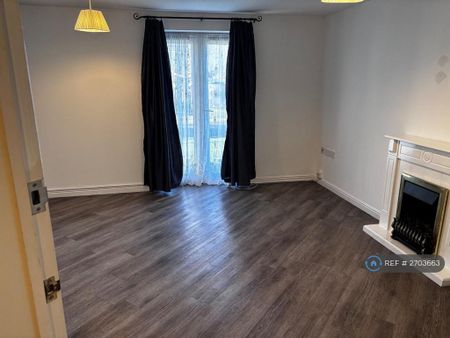2 bedroom flat to rent - Photo 2