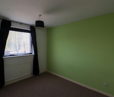 Kent Close, Ely - Photo 4